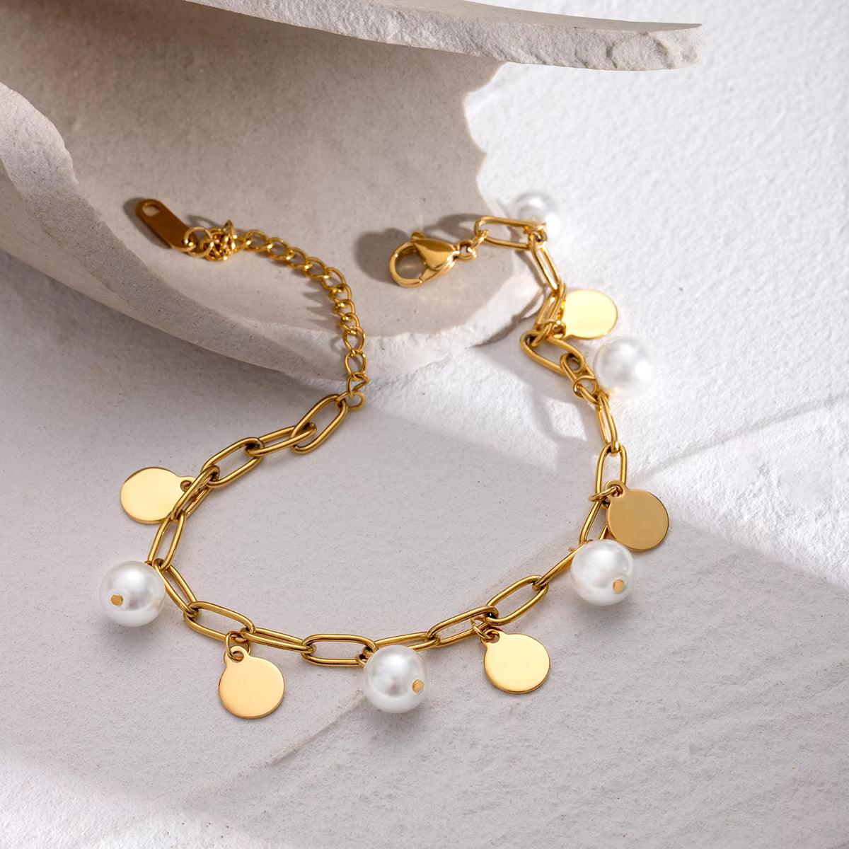 Goldern Glimmer - Link Bracelet With Pearls & Discs